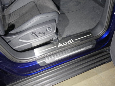 Audi Q5 (17–) Накладки на пластиковые пороги (лист шлифованный надпись audi) 2шт